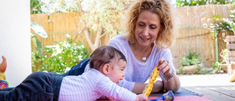 התינוק שלך לא “מאחר” - הוא פשוט מתפתח בדרך שלו