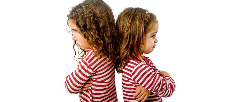 קנאה בין אחים: איך אפשר להתמודד מולה?