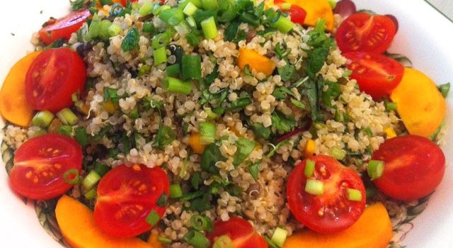 סלט קינואה עם אפרסמון